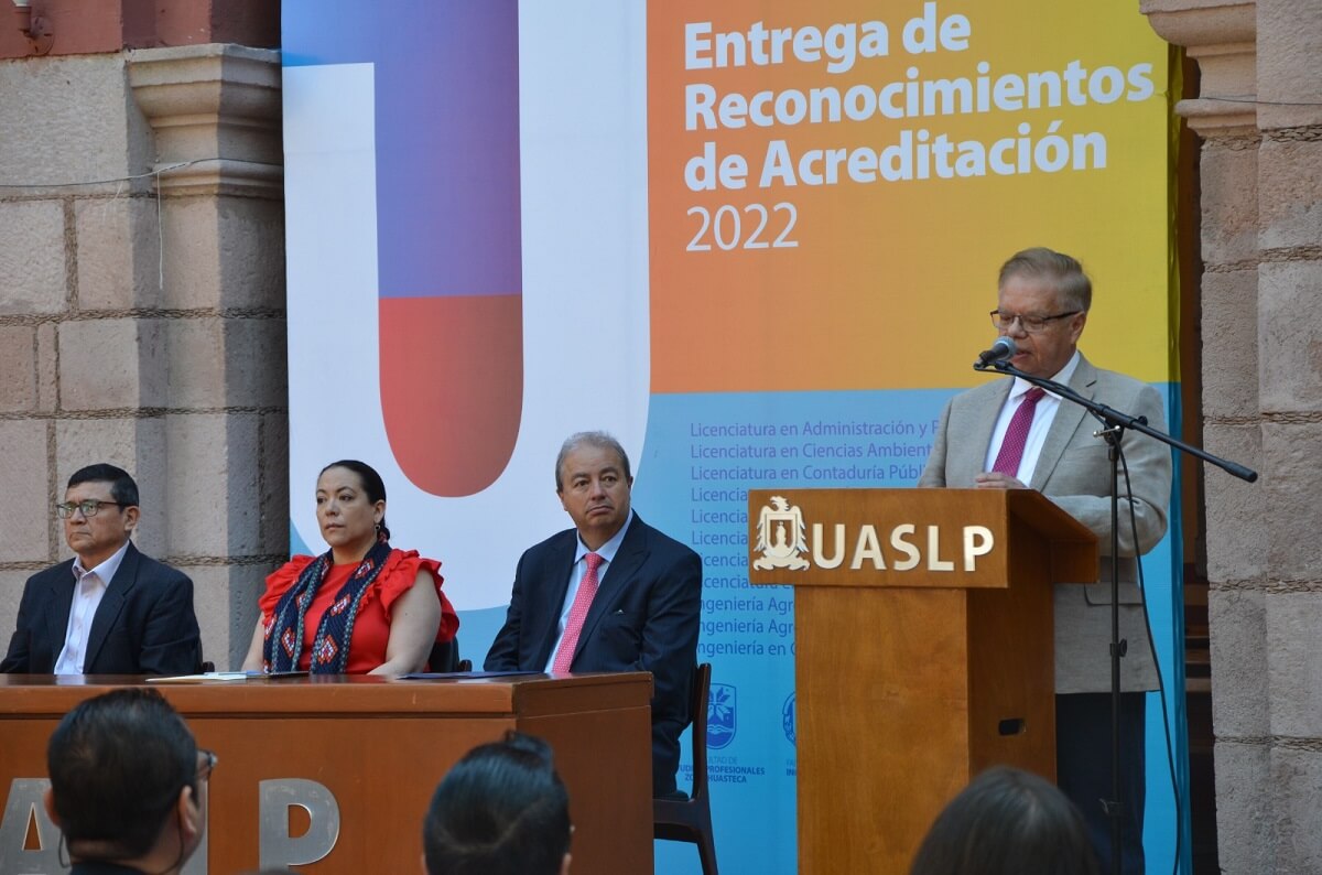 La Universidad de San Luis Potosí  recibe los reconocimientos de Acreditación a 4 de sus programas académicos