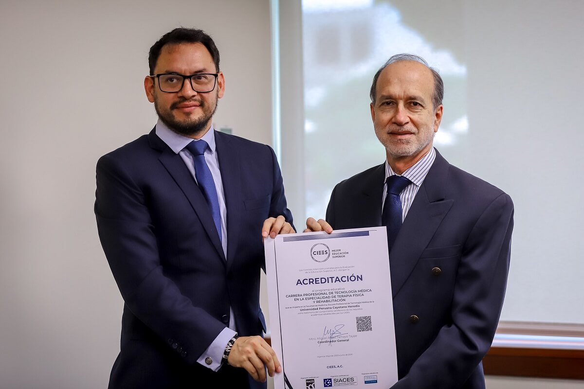 Universidad Peruana Cayetano Heredia recibe reconocimiento de acreditación